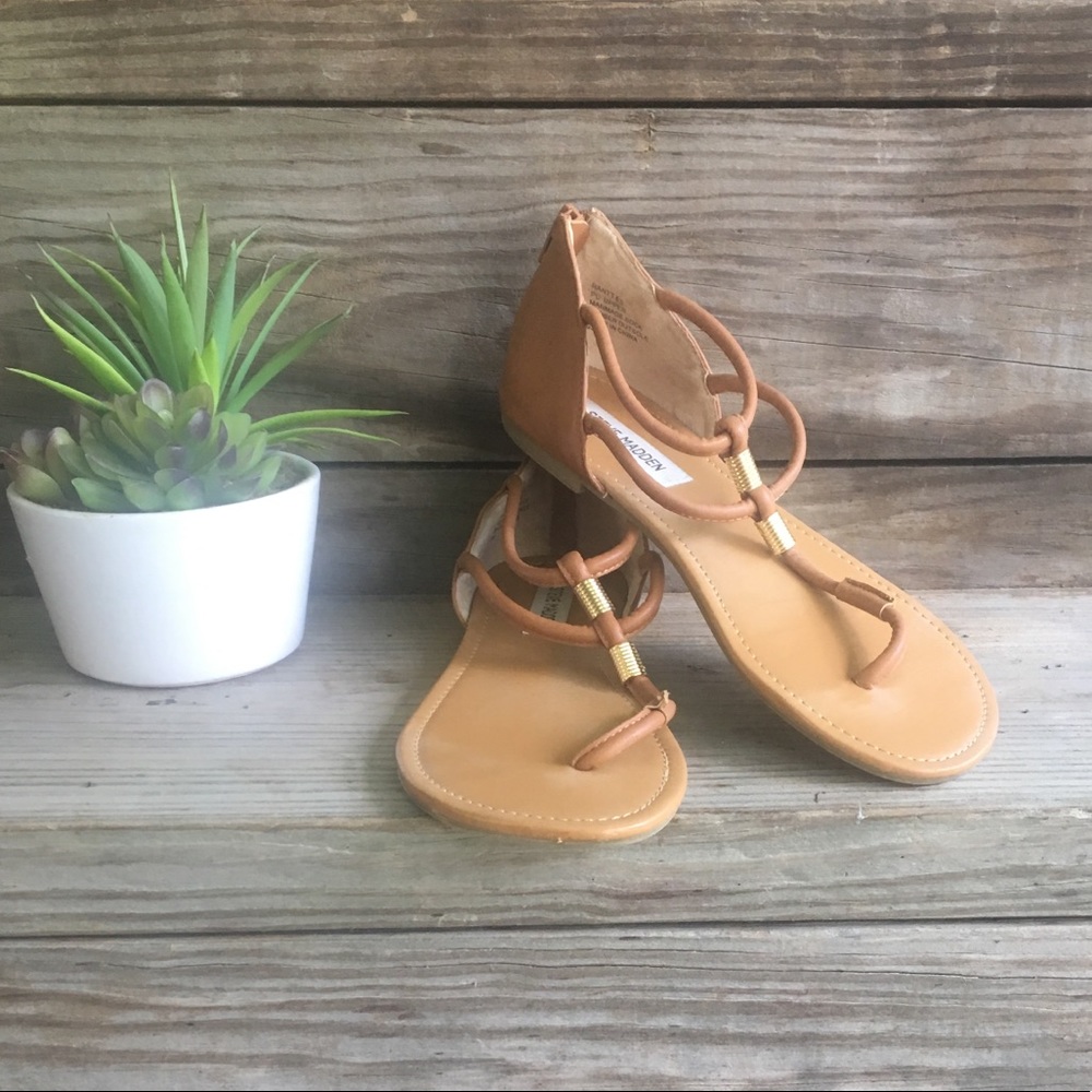 •Steve Madden• gladiator thongs with zippered heel